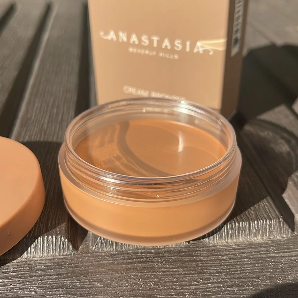 Anastasia Beverly Hills - Cream Bronzer - Golden Tan